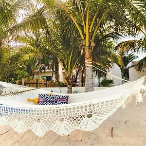 La Puerta Azul Beachfront - Adults Only הולבוקס איילנד